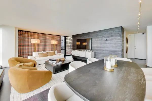 $4,500 | 910 North Lake Shore Drive, Unit 1615, Chicago, IL 60611