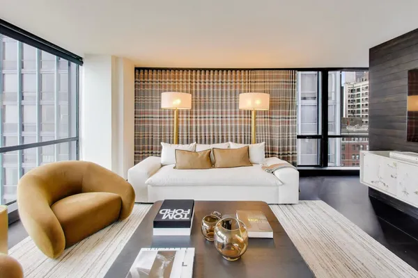 $4,500 | 910 North Lake Shore Drive, Unit 1615, Chicago, IL 60611