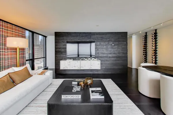 $4,500 | 910 North Lake Shore Drive, Unit 1615, Chicago, IL 60611