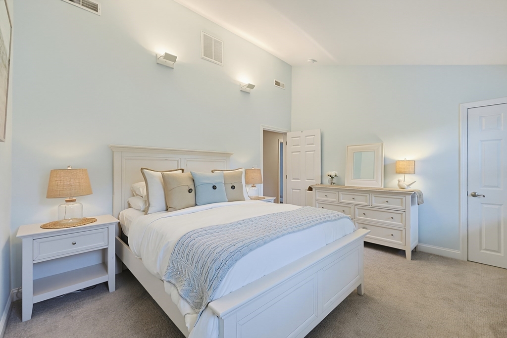 16 Mansion Road Wakefield, MA 01880 - Photo 25 of 42