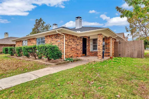 $1,700 | 9833 Windy Ridge Road, Frisco, TX 75033