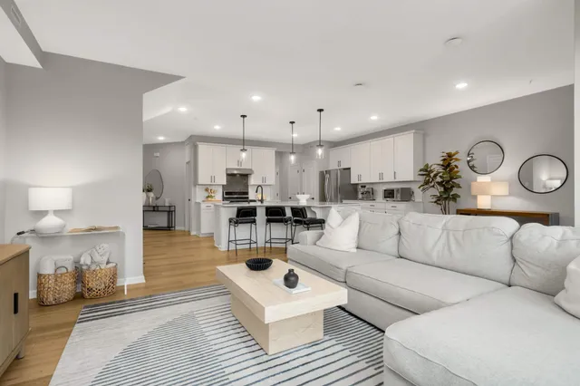 $419,900 | 9616 4th Street North, Lake Elmo, MN 55042