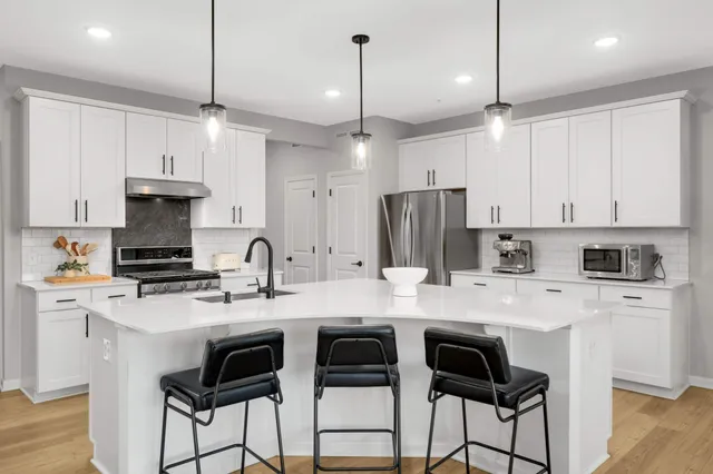 $419,900 | 9616 4th Street North, Lake Elmo, MN 55042