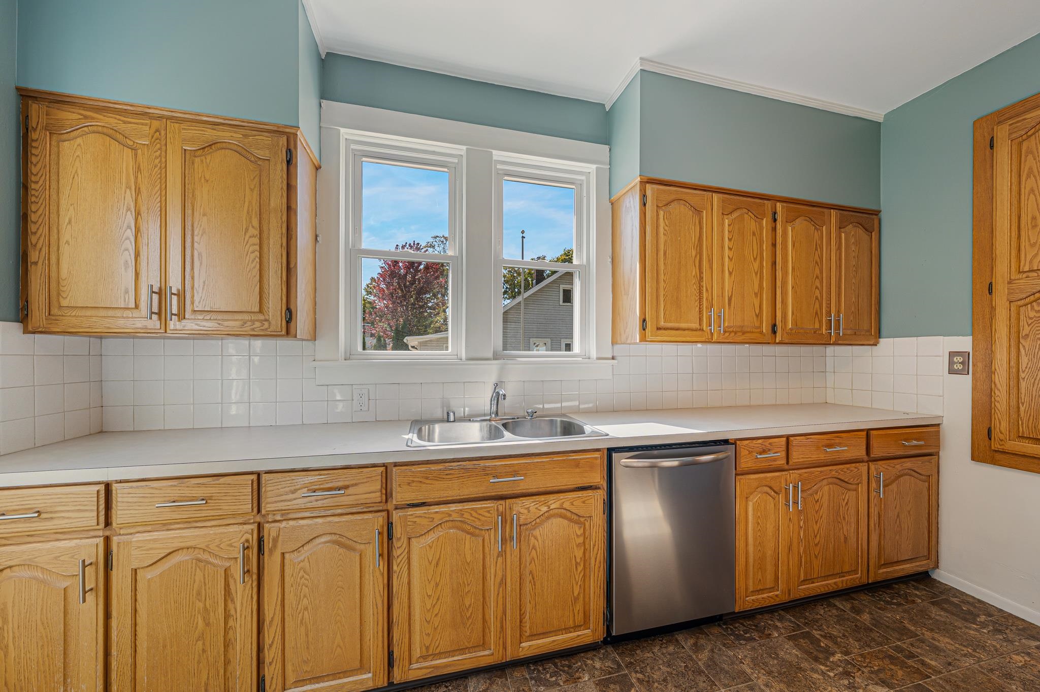 1561 West Prospect Avenue Appleton, WI 54914 - Photo 7 of 42 Gallery Image 7