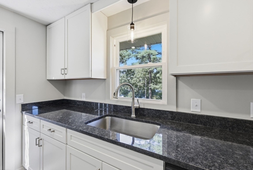 71 Beech Street Palmer, MA 01069 - Photo 13 of 38