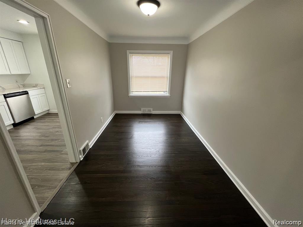 21530-34 Moross Road Grosse Pointe, MI 48236 - Photo 8 of 18 Dining Area