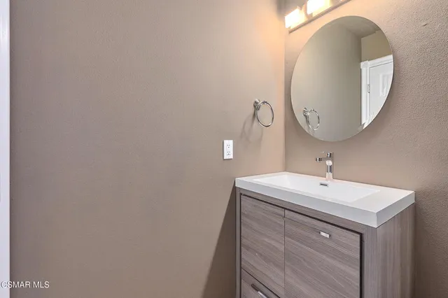 $879,000 | 1044 Larry Court, Newbury Park, CA 91320