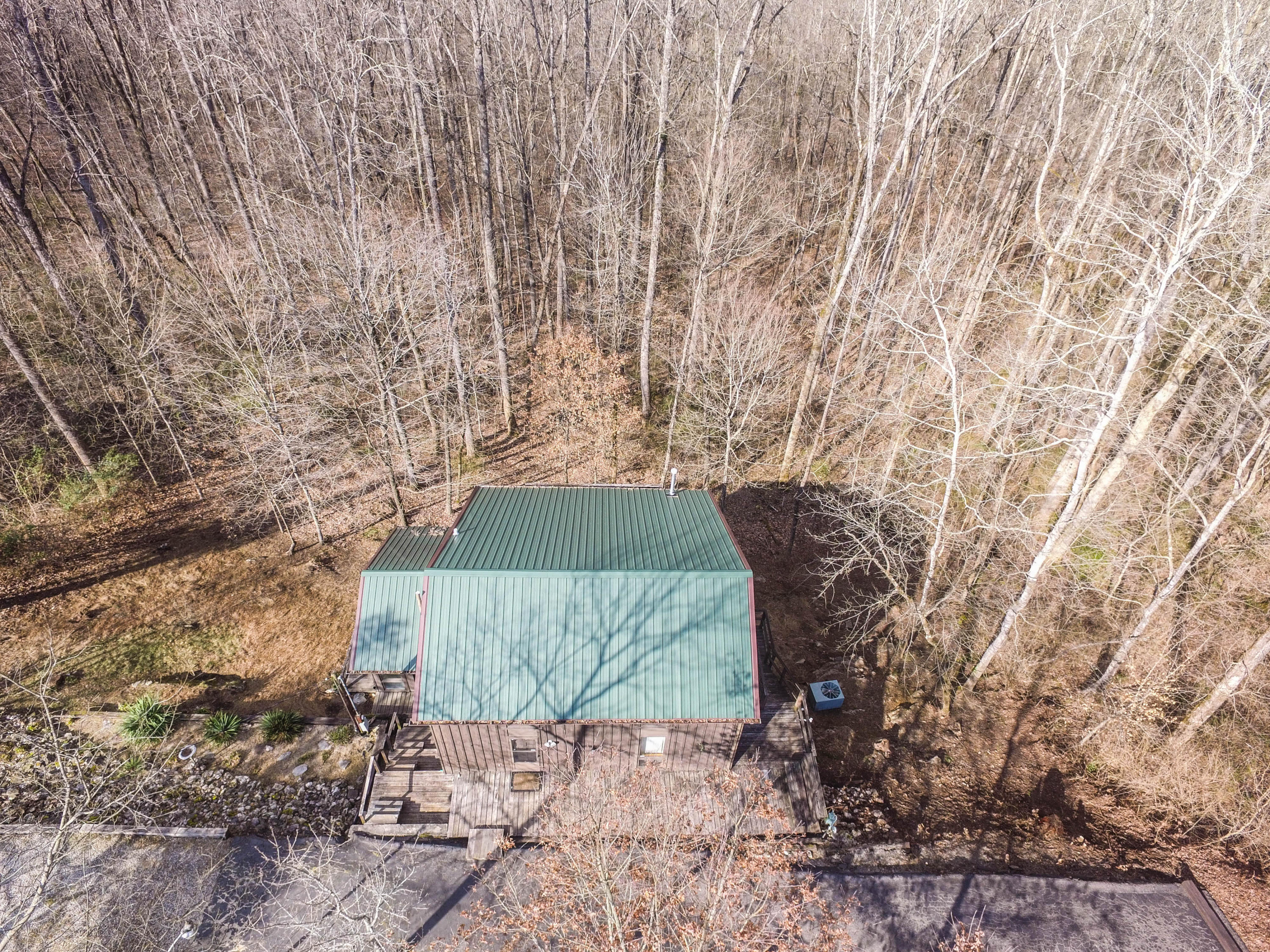 151 Lakeview Circle Clinton, TN 37716 - Photo 5 of 25 DJI_0055