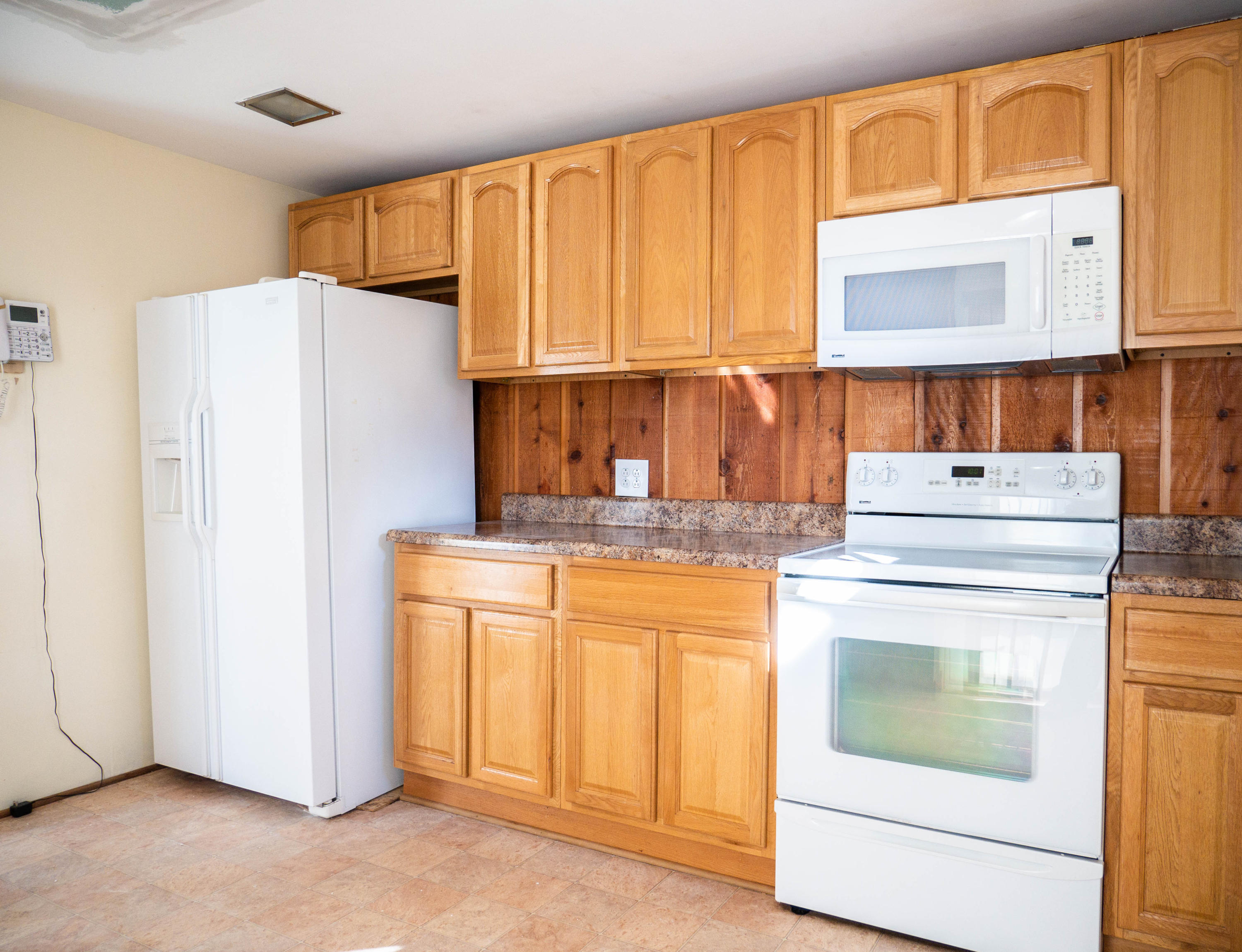 151 Lakeview Circle Clinton, TN 37716 - Photo 8 of 25 P1050947