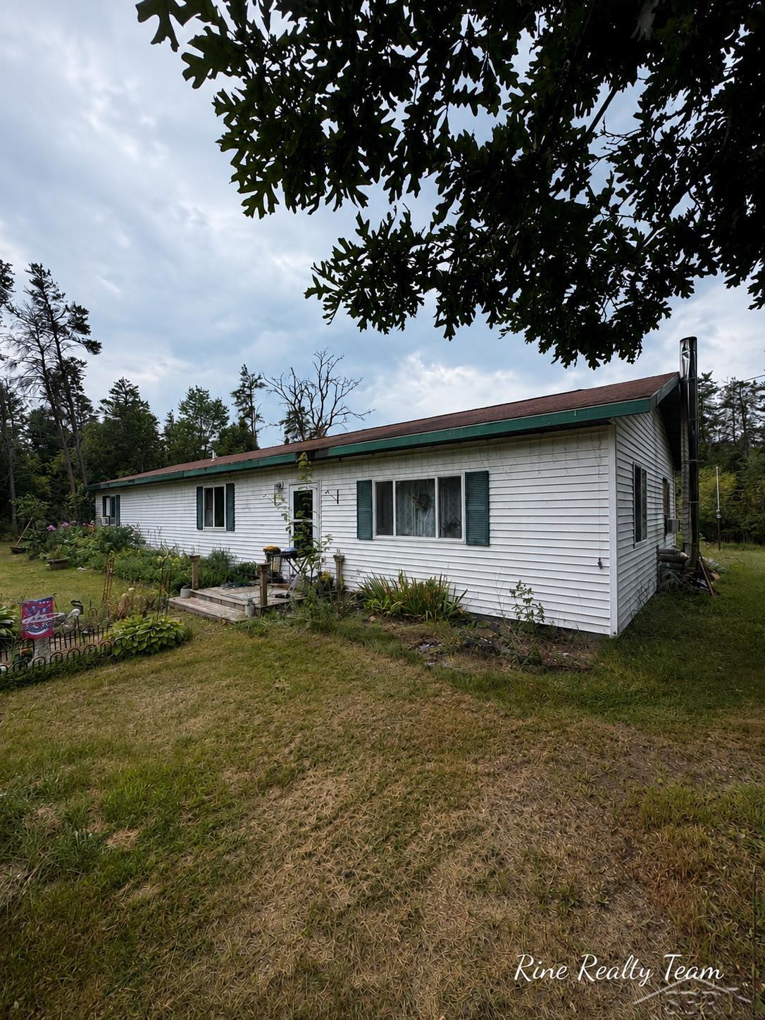 10882 Chase Bridge Road Roscommon, MI 48653 - Photo 2 of 46 Gallery Image 2