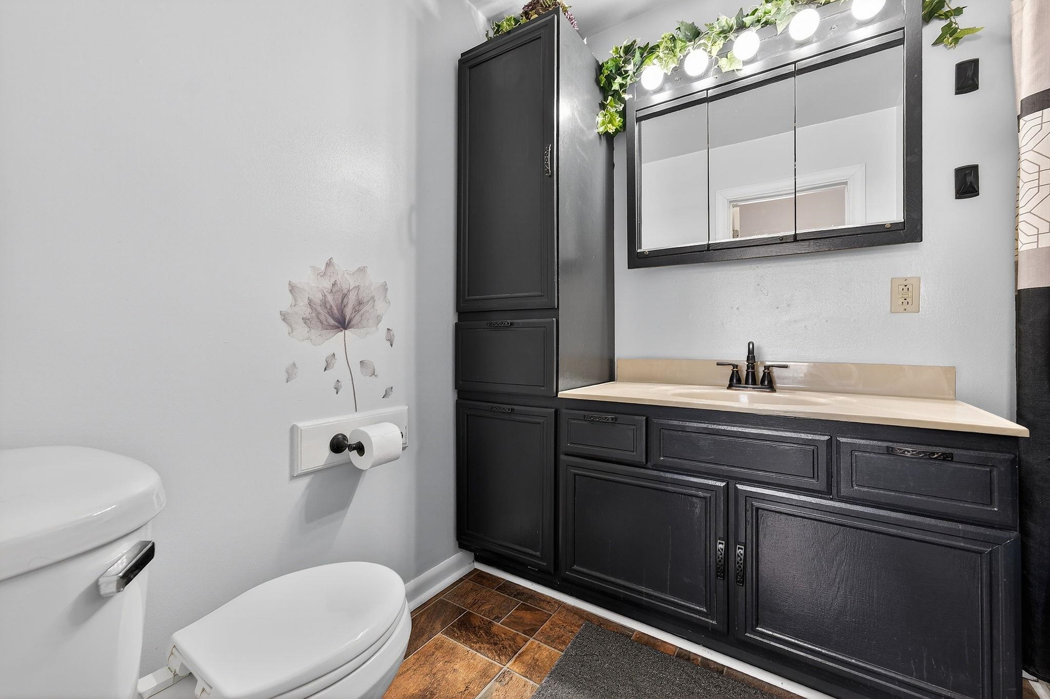 2108 North Richmond Street Appleton, WI 54911 - Photo 16 of 44