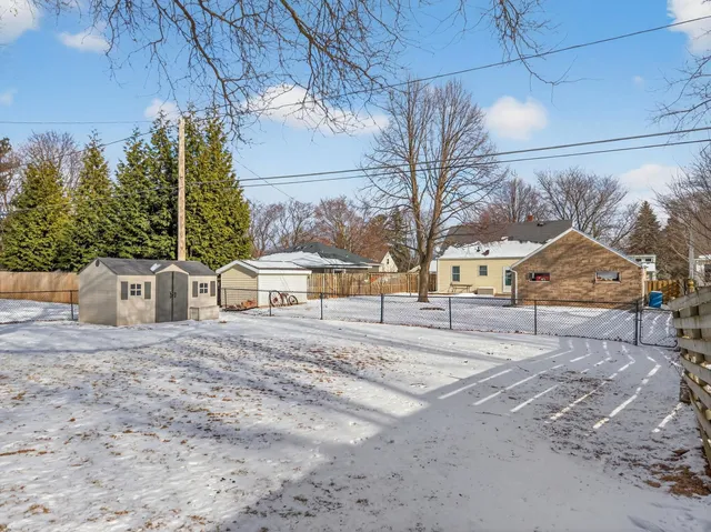 $240,000 | 2108 North Richmond Street, Appleton, WI 54911