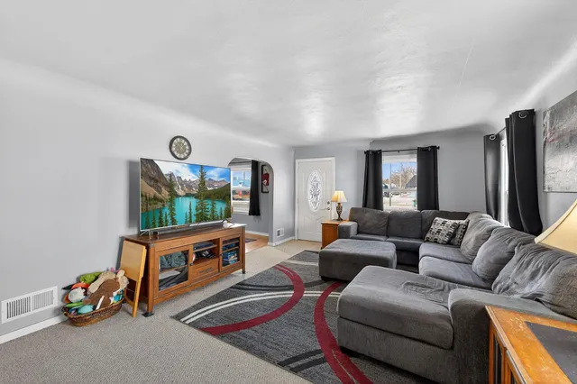 $240,000 | 2108 North Richmond Street, Appleton, WI 54911