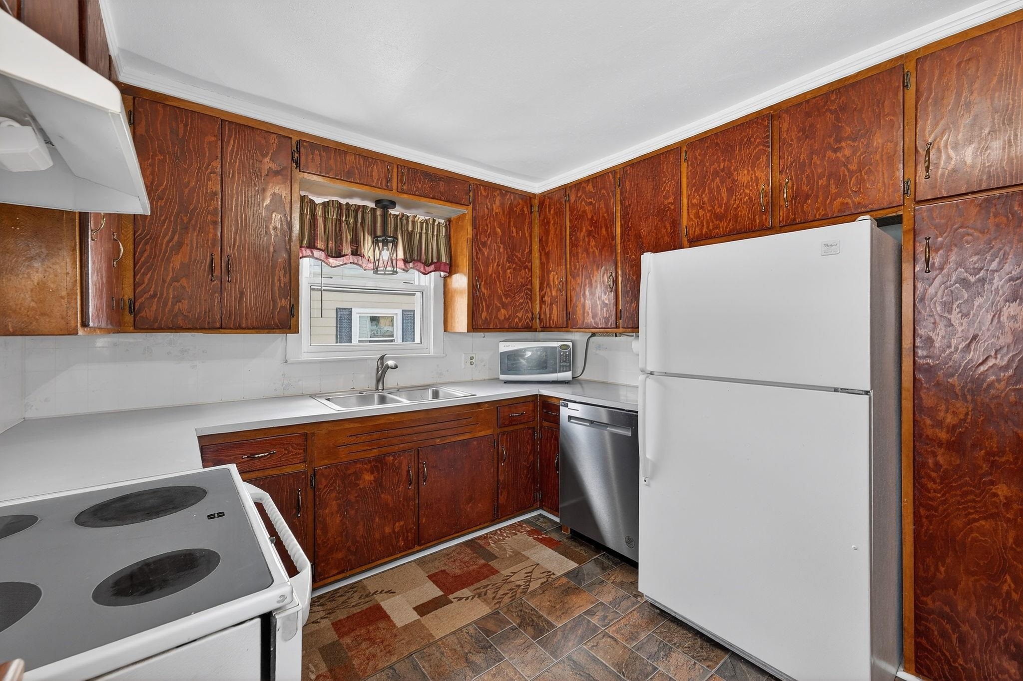 2108 North Richmond Street Appleton, WI 54911 - Photo 10 of 44