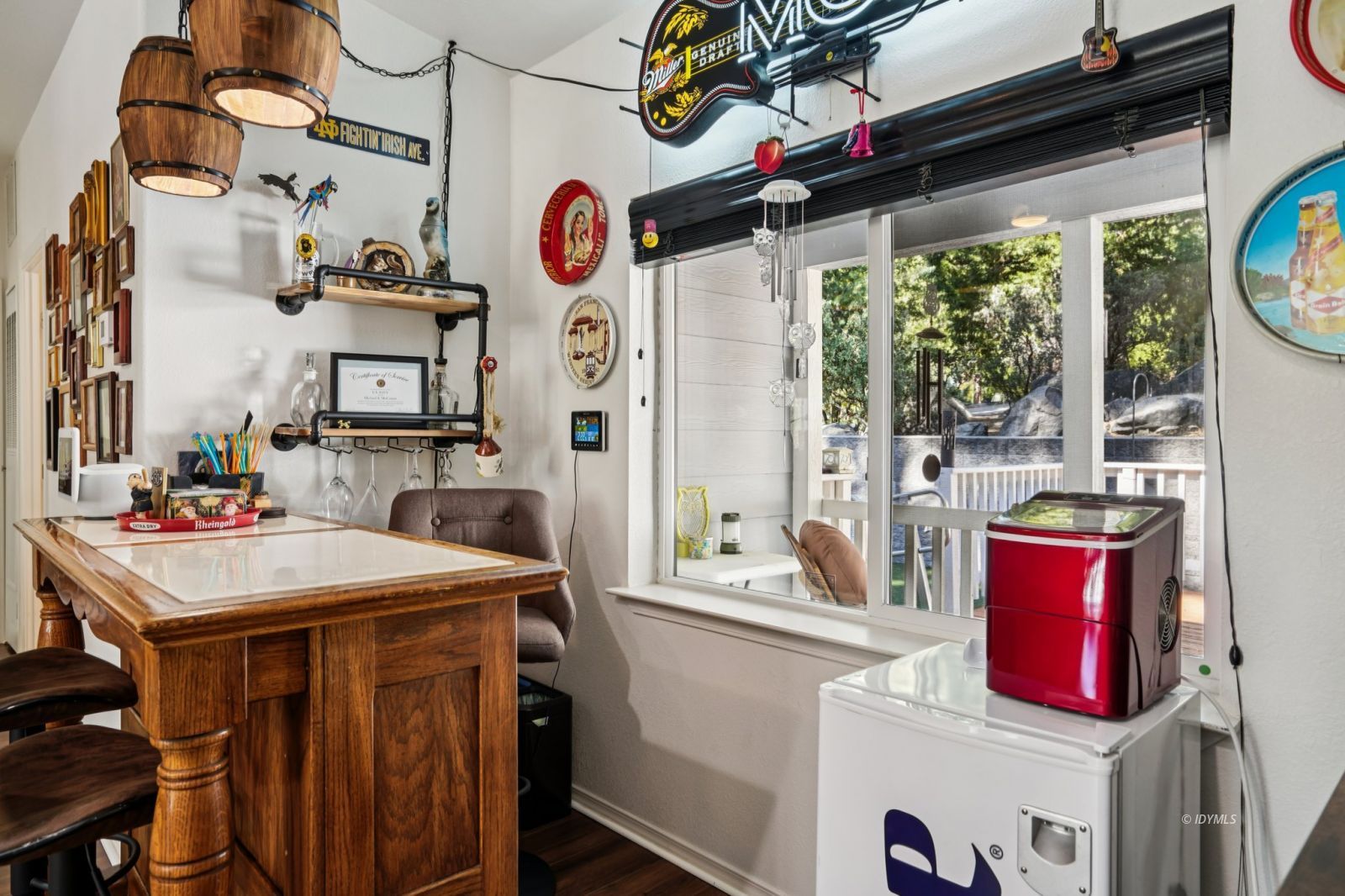 25001 Rim Rock Road Idyllwild, CA 92549 - Photo 13 of 50 Bar