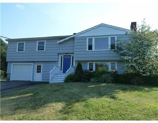 26 Highview Road Cape Elizabeth, ME 04107 - Photo 1 of 20 Exterior Front.