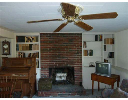 26 Highview Road Cape Elizabeth, ME 04107 - Photo 9 of 20 Den/Family/Great Room.