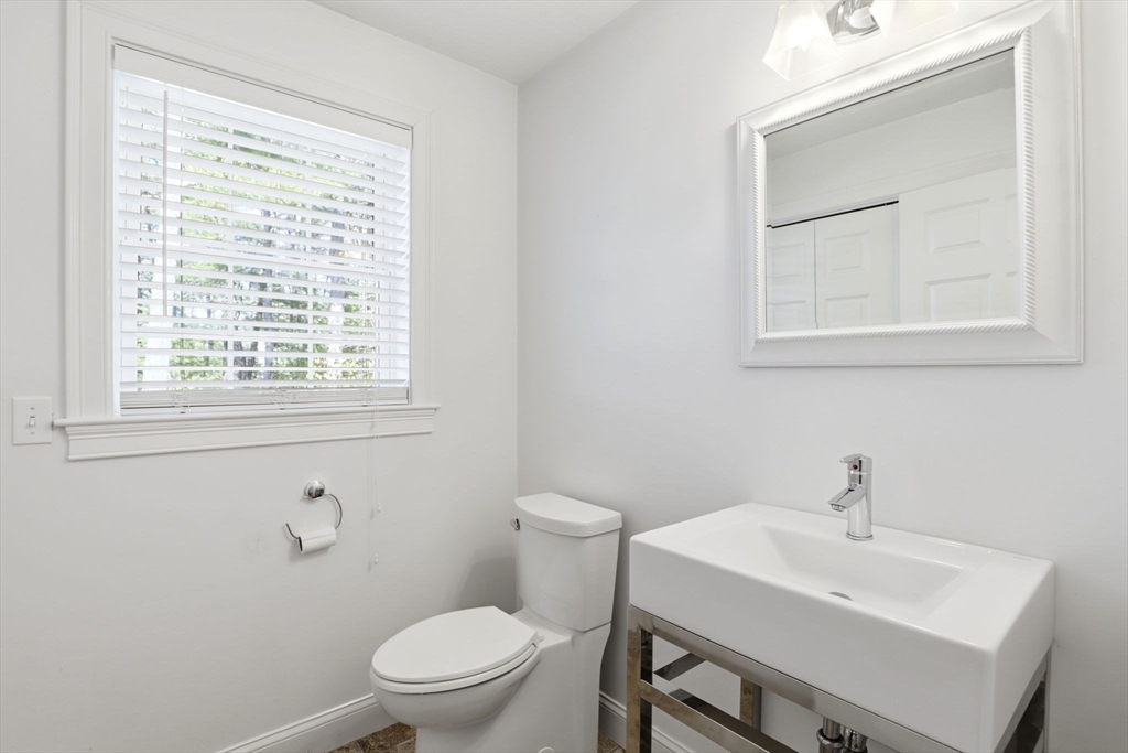 8 Winterberry Lane Wareham, MA 02571 - Photo 11 of 29