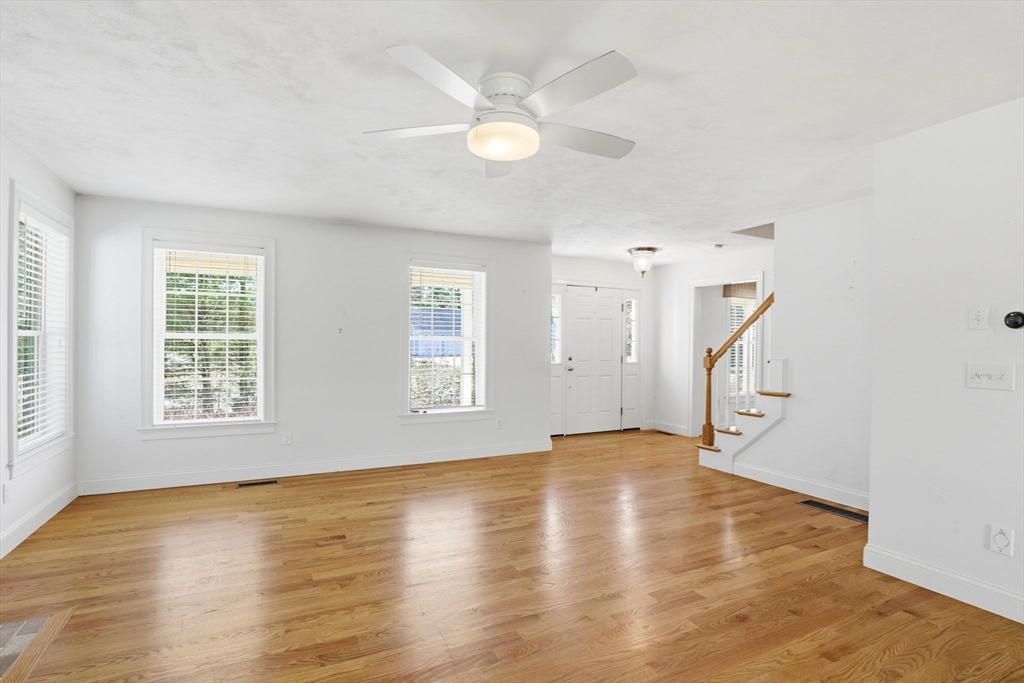 8 Winterberry Lane Wareham, MA 02571 - Photo 10 of 29