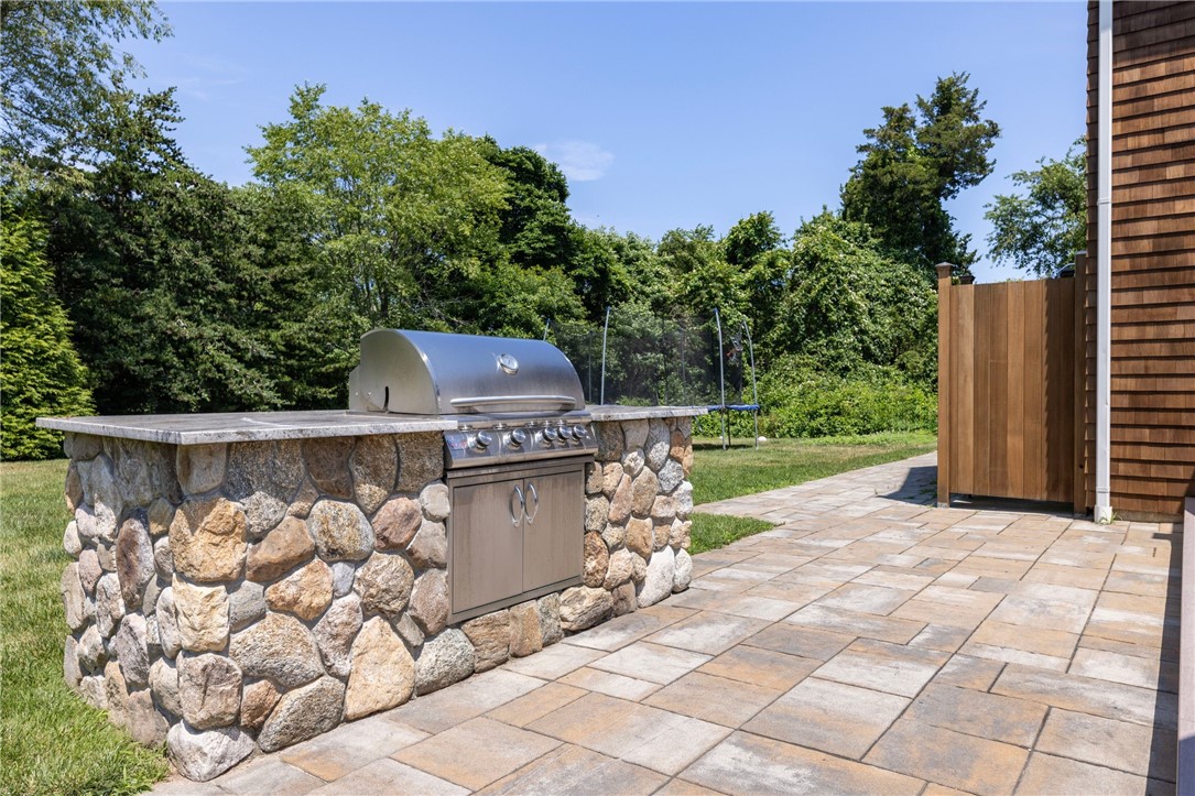 58 Chapman Road Westerly, RI 02891 - Photo 9 of 50