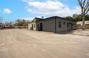 14310 Sweeney Road Houston, TX 77060 - Photo 3 of 12 Gallery Image 3