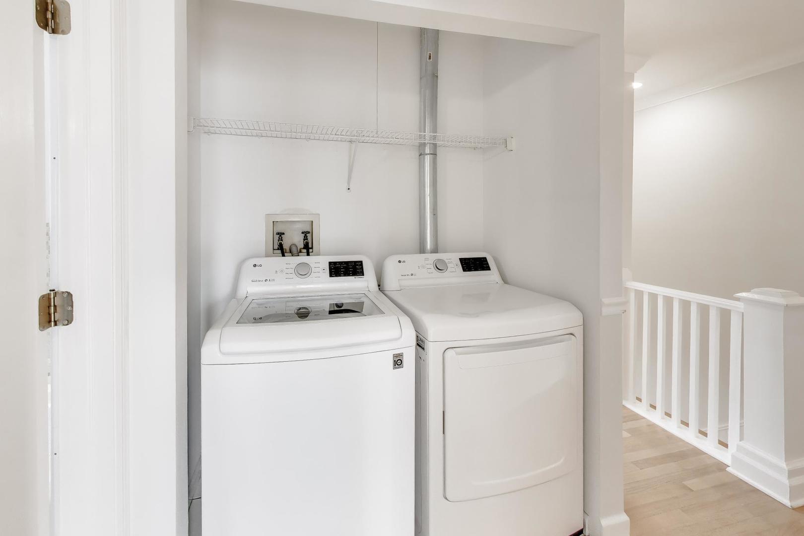 3413 South Indiana Avenue Chicago, IL 60616 - Photo 13 of 15 a utility room with dryer and washer