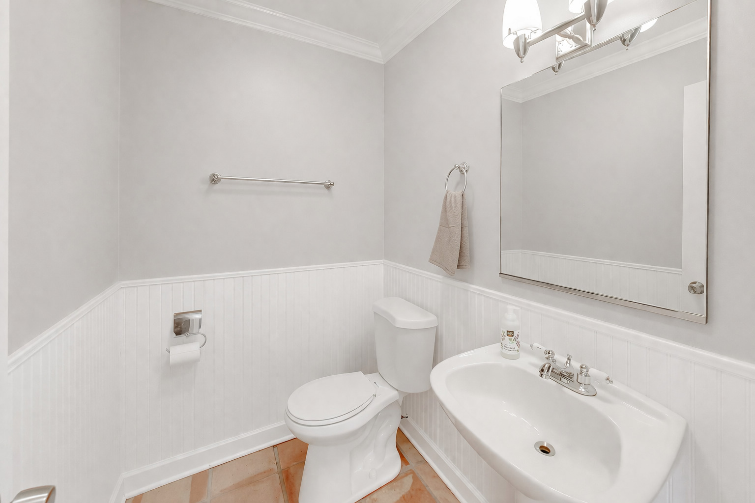 3413 South Indiana Avenue Chicago, IL 60616 - Photo 8 of 15 a bathroom with a sink a toilet and shower