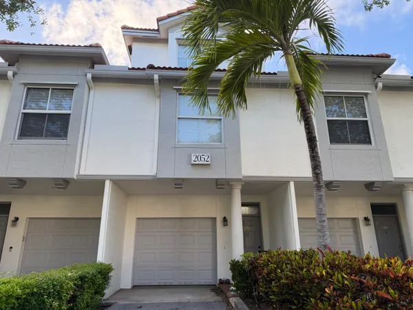 $3,300 | 2052 Alta Meadows Lane, Unit 2205, Delray Beach, FL 33444