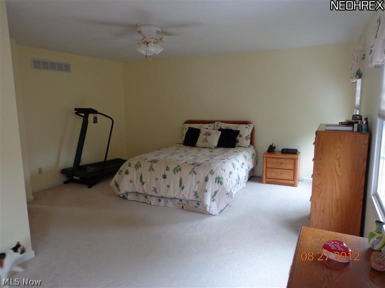 4792 Young Road Stow, OH 44224 - Photo 12 of 25