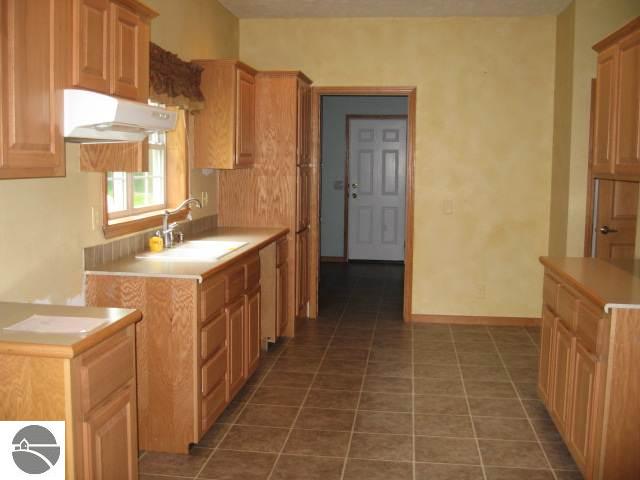 10801 No 19 Road Buckley, MI 49620 - Photo 5 of 23 1720656-4.JPG