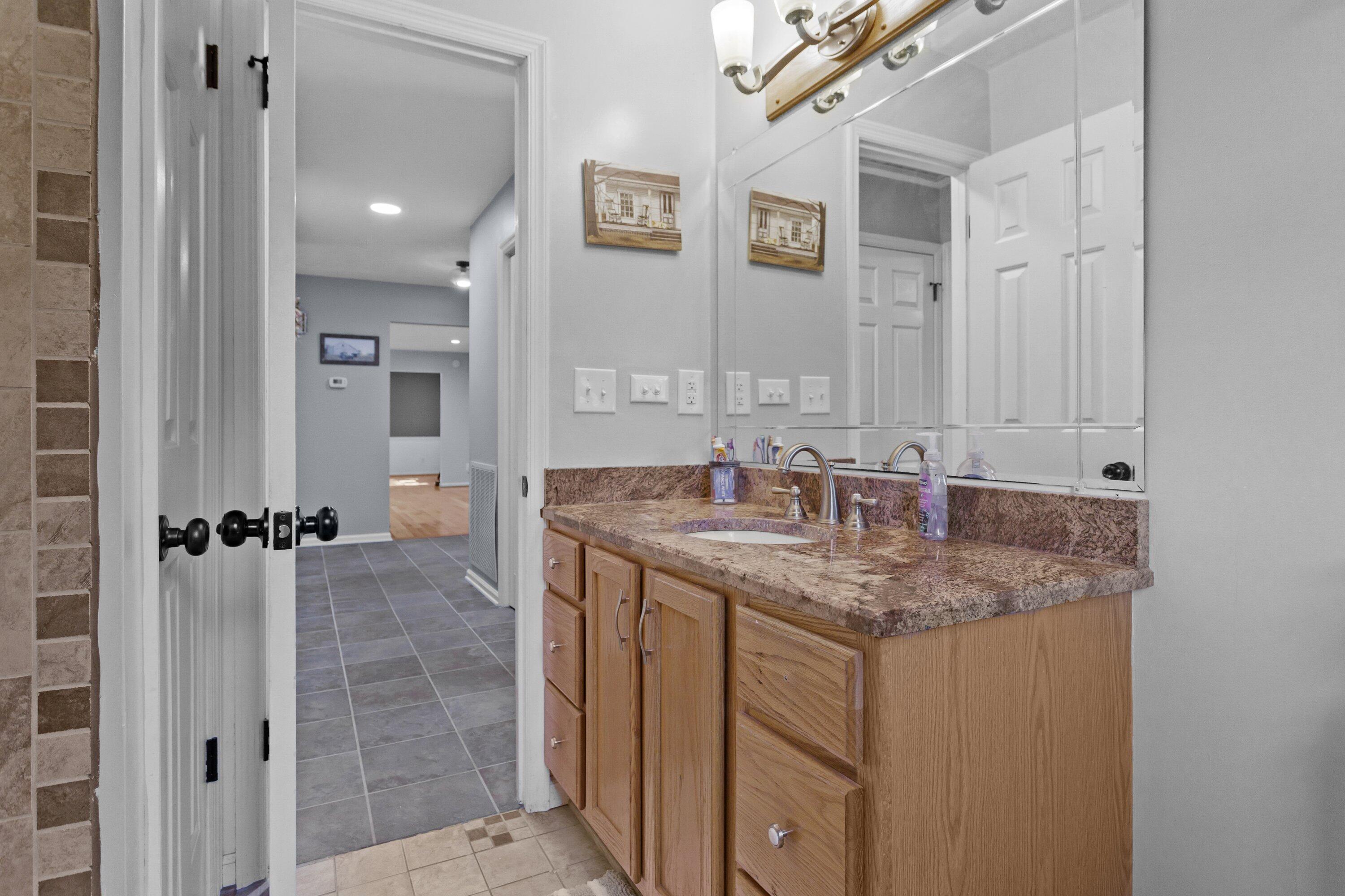 816 Brunswick Forge Road Troutville, VA 24175 - Photo 23 of 54 Full bath