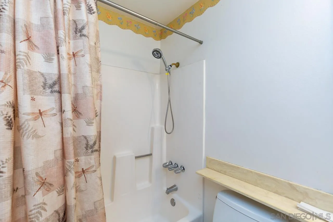 6592 Plaza Ridge Road San Diego, CA 92114 - Photo 12 of 23