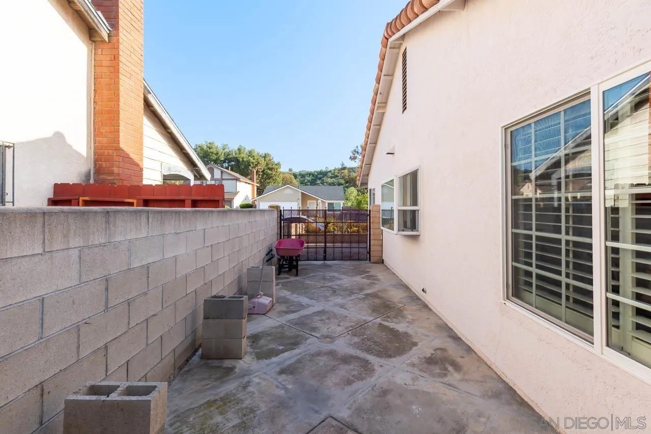 6592 Plaza Ridge Road San Diego, CA 92114 - Photo 19 of 23
