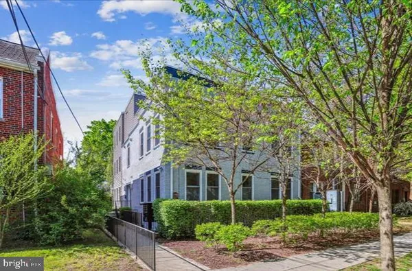 $2,600 | 1340 Nicholson Street Northwest, Unit 2, Washington, DC 20011