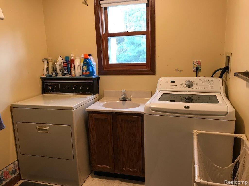 1604 Farnsworth Road Lapeer, MI 48446 - Photo 22 of 30 42E20783-ECF3-4DF3-B25B-B16C4A447389.JPG