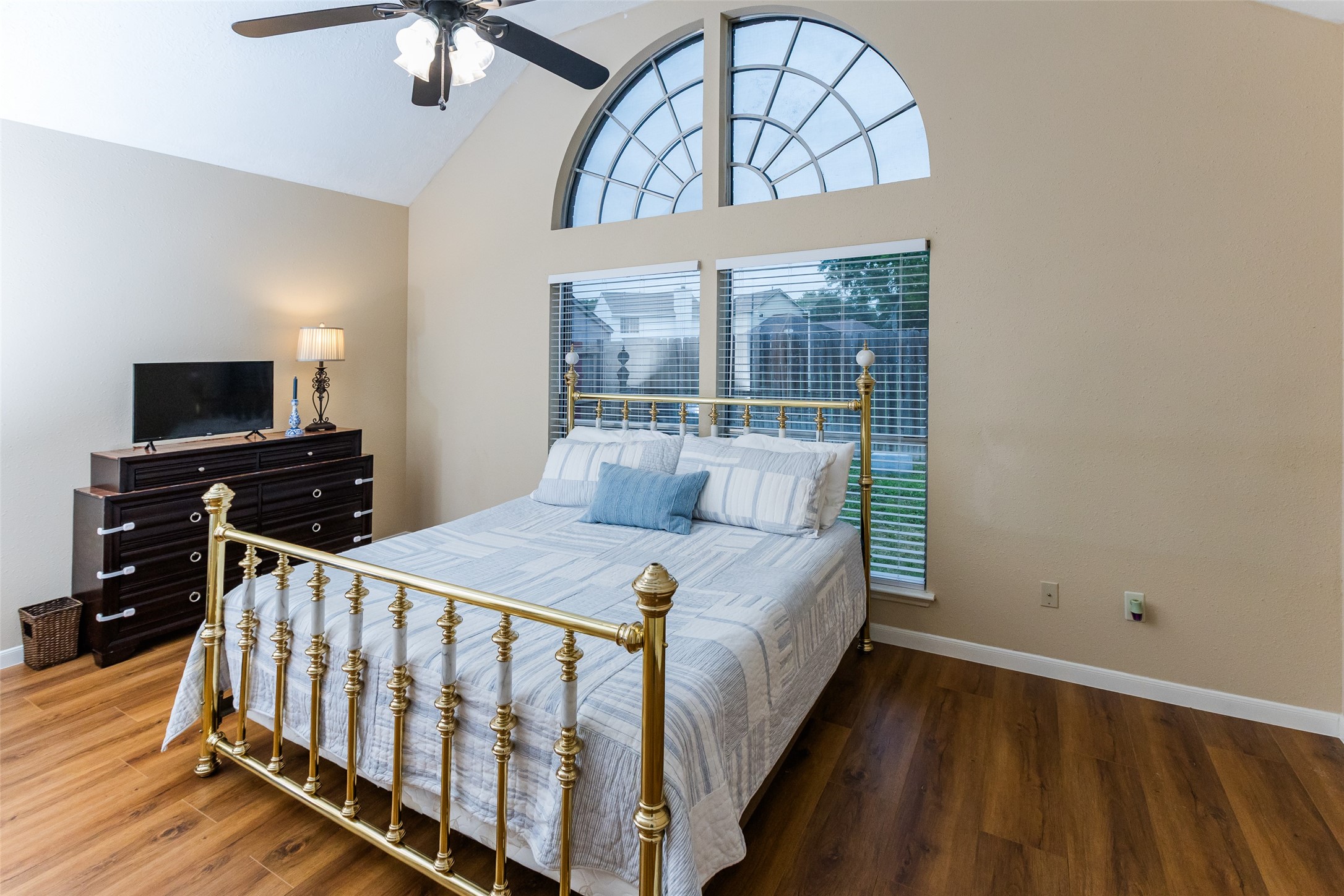 14602 Liscomb Drive Houston, TX 77084 - Photo 9 of 48 Lots of space for furniture in this Master Bedroom.