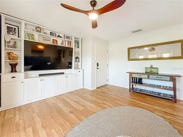 $2,450 | 3893 Pompano Drive Southeast, Unit C, St. Petersburg, FL 33705