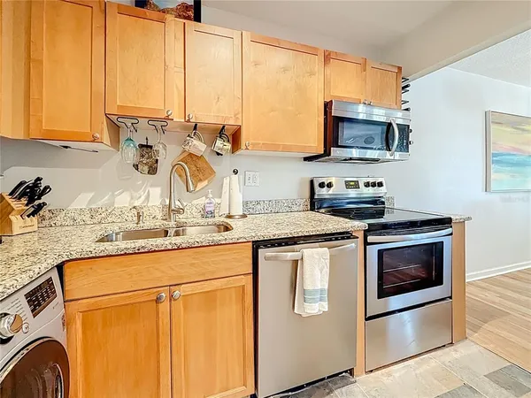 $2,450 | 3893 Pompano Drive Southeast, Unit C, St. Petersburg, FL 33705