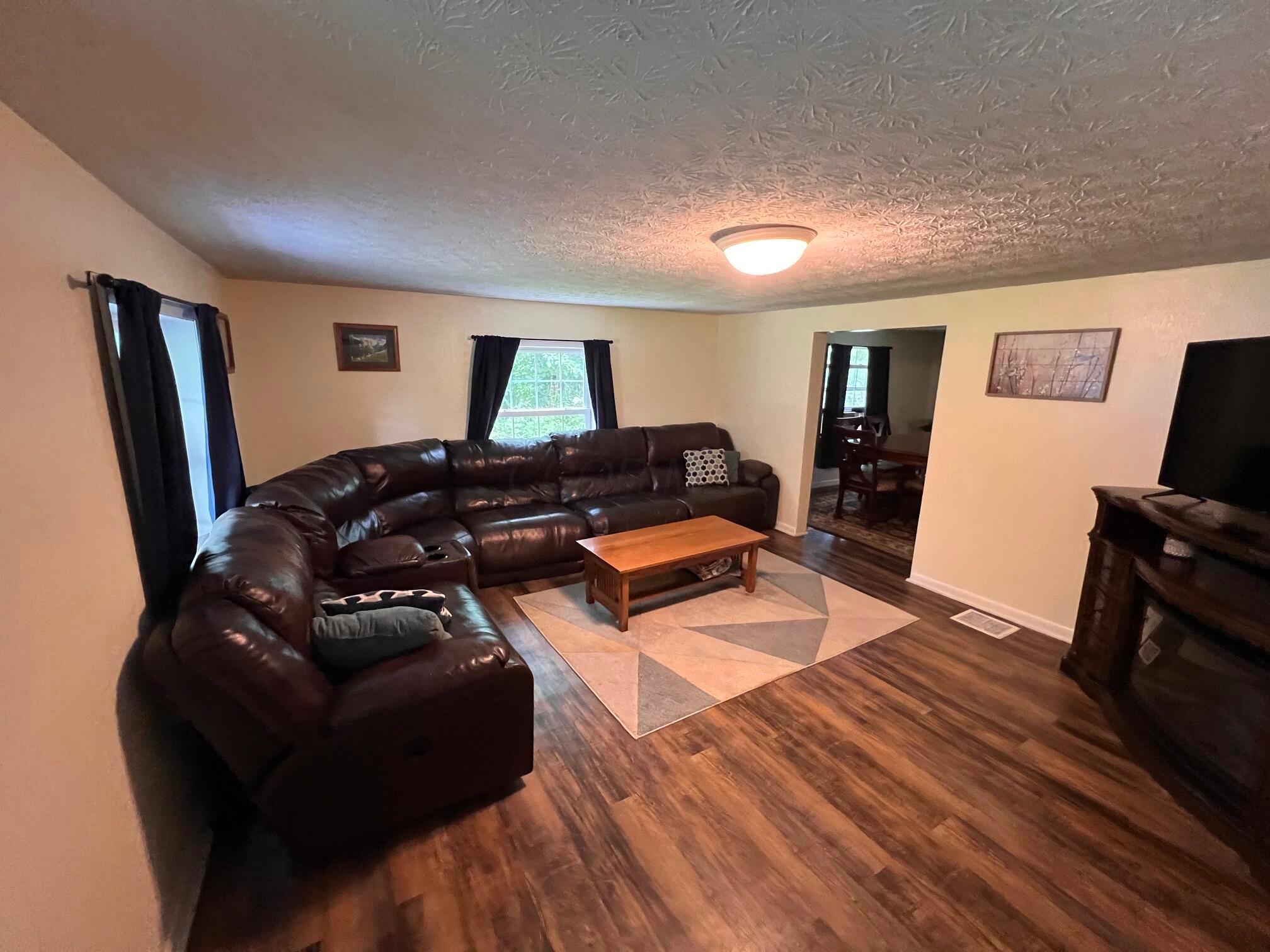 988 Connett Road Nelsonville, OH 45764 - Photo 7 of 28 Plenty of seating for the whole crew.