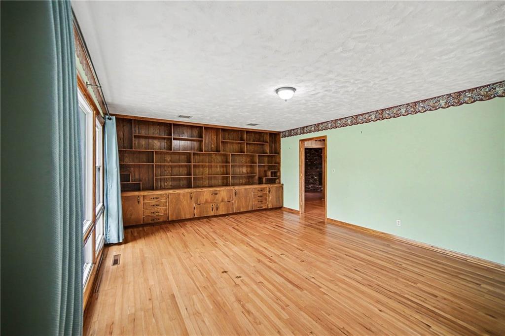 1728 Berry Road Independence, MO 64057 - Photo 11 of 33