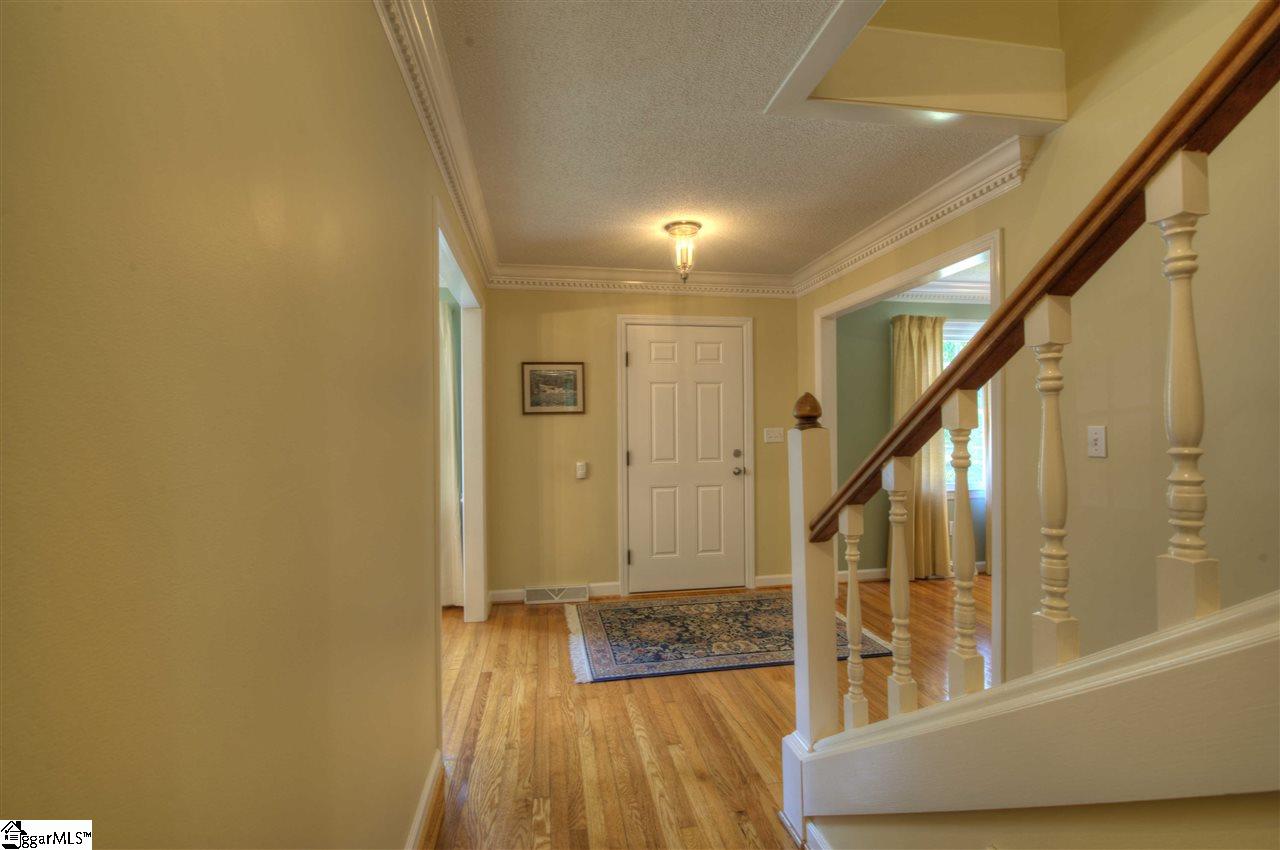 1021 Edwards Road Greenville, SC 29615 - Photo 3 of 35 Gallery Image 3