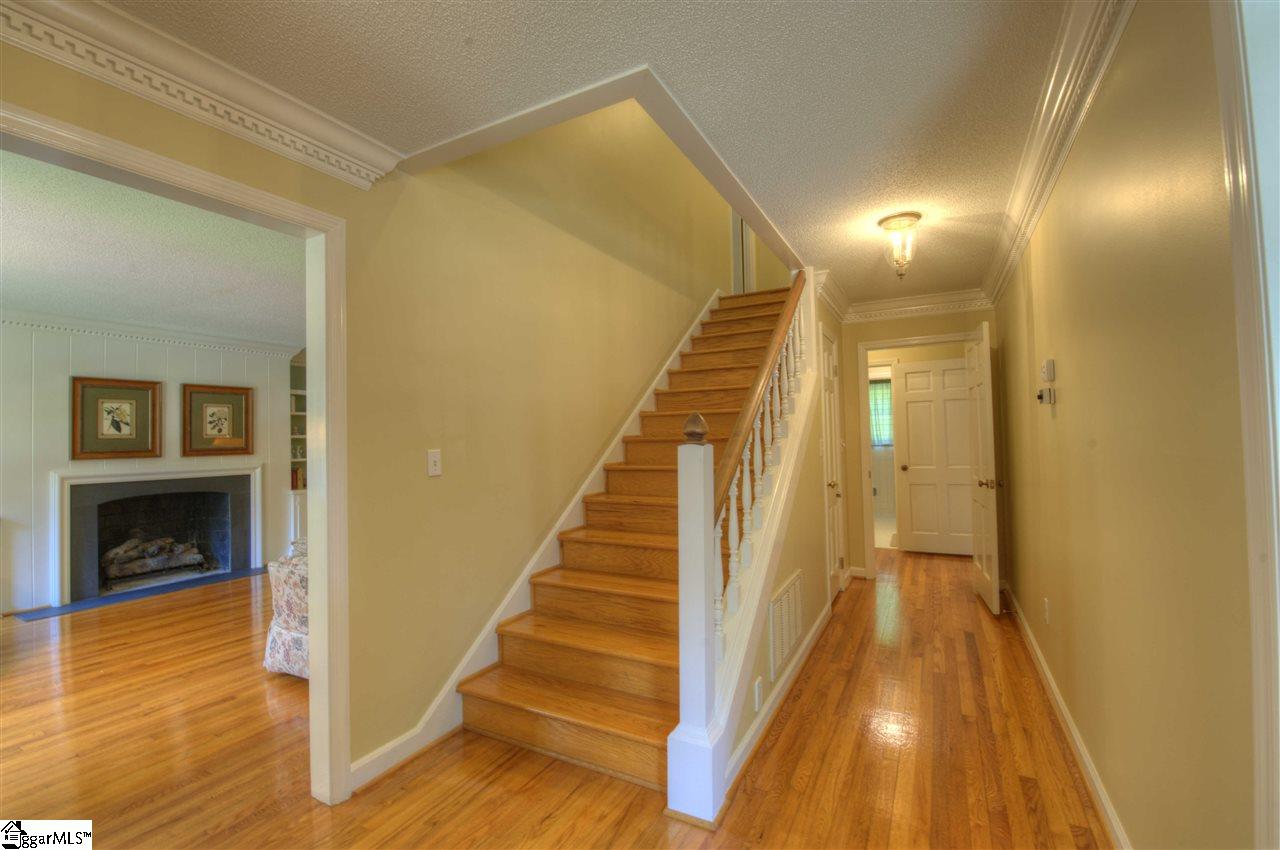 1021 Edwards Road Greenville, SC 29615 - Photo 4 of 35 Gallery Image 4