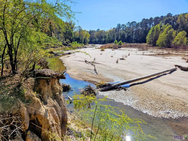 $150,000 | 9853 Tunica Trace, St. Francisville, LA 70775