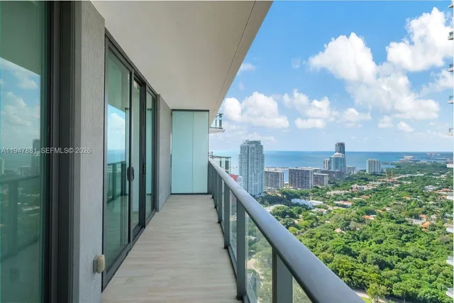 $3,500 | 1300 South Miami Avenue, Unit 4207, Miami, FL 33130