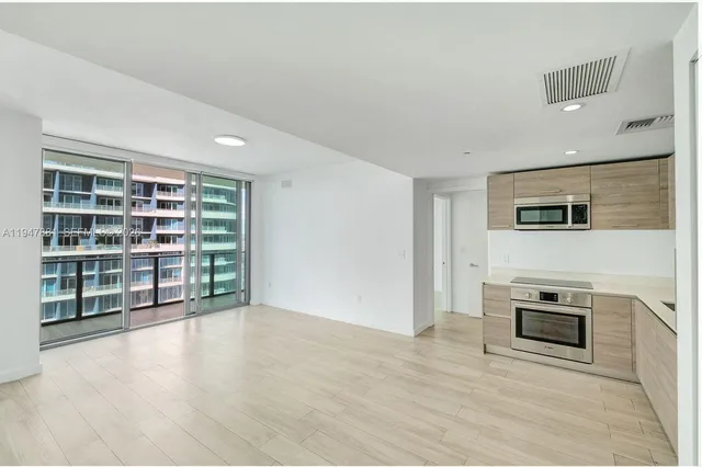 $3,500 | 1300 South Miami Avenue, Unit 4207, Miami, FL 33130