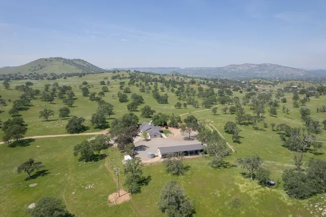 $1,999,800 | 18486 Tollhouse Road, Clovis, CA 93619