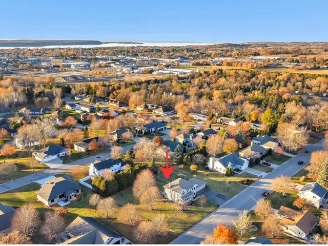 $565,000 | 427 North 18th Avenue, Sturgeon Bay, WI 54235