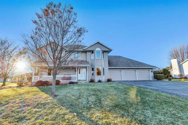 $565,000 | 427 North 18th Avenue, Sturgeon Bay, WI 54235