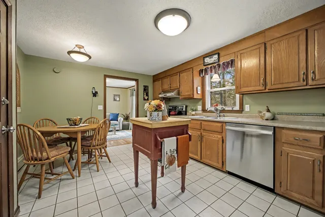 $629,000 | 35 Kelly Brook Lane, Hampstead, NH 03826