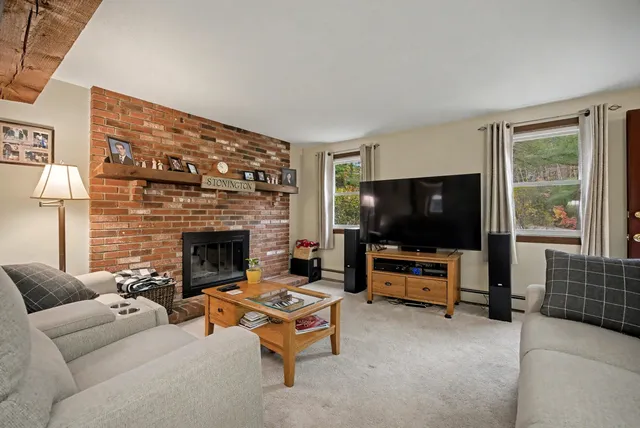 $629,000 | 35 Kelly Brook Lane, Hampstead, NH 03826